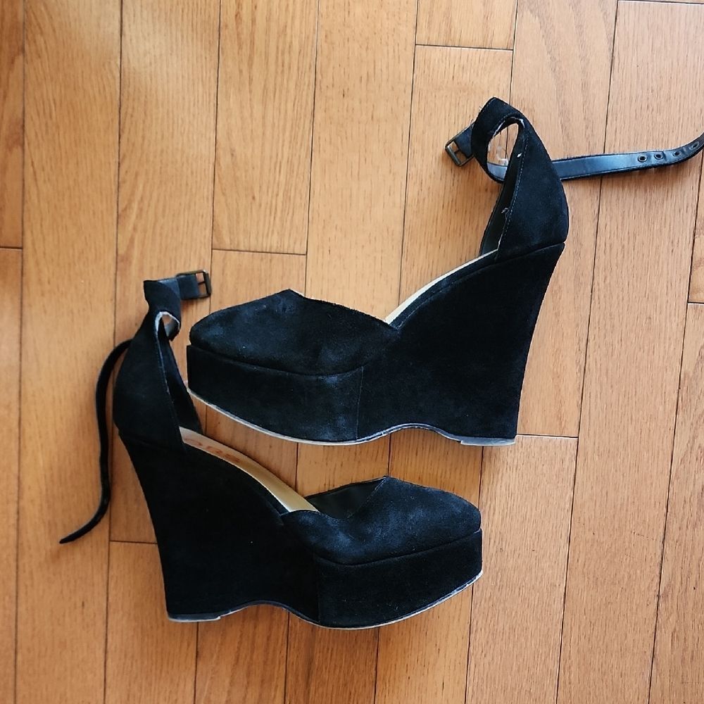 Michael Kors- Elegant Black Suede Wedge Heels Women's Size 9